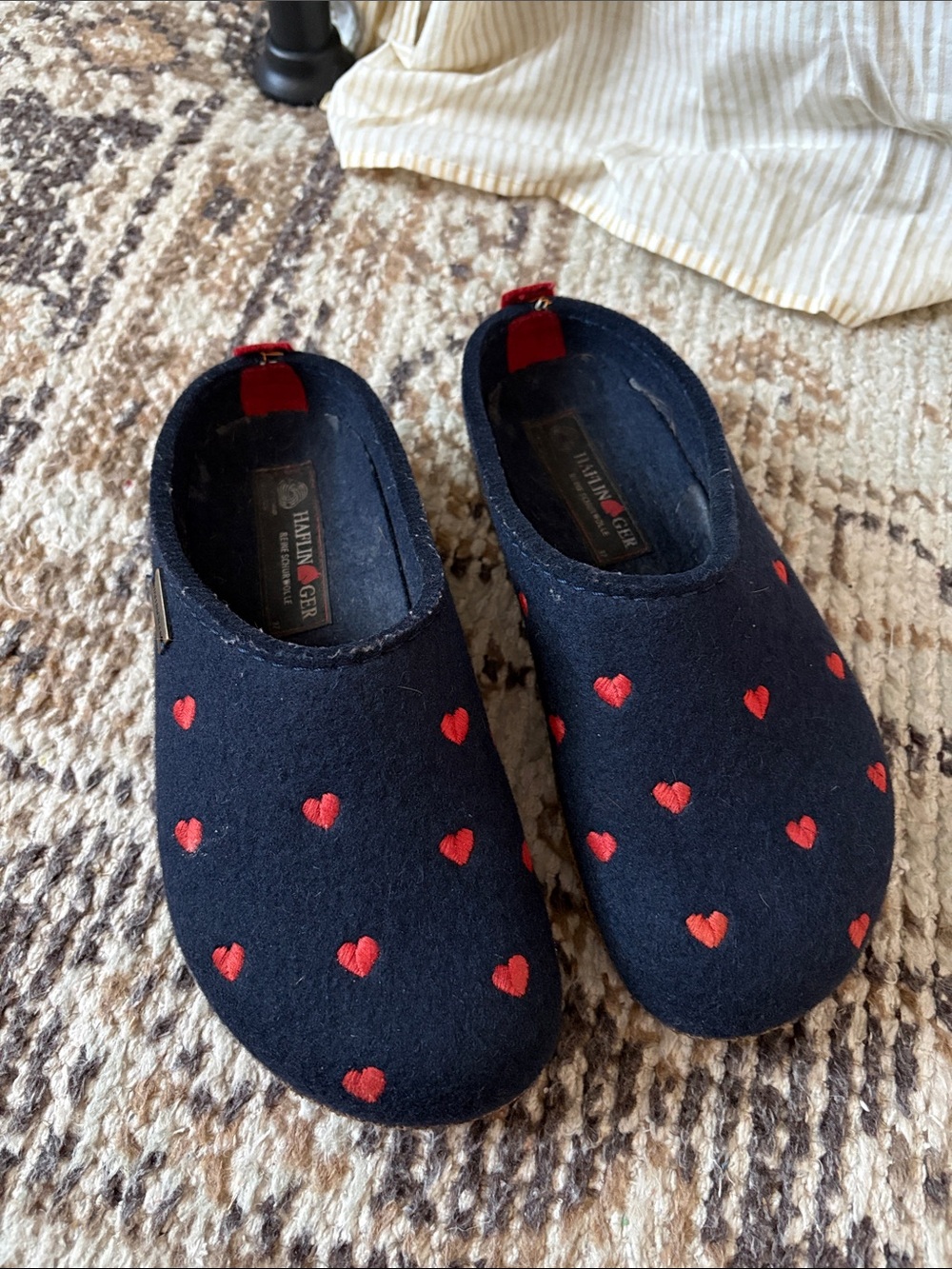 HAFLINGER Slippers Wool Hearts Grizzly Cuoricini Navy 741031 Red Hearts EU 37